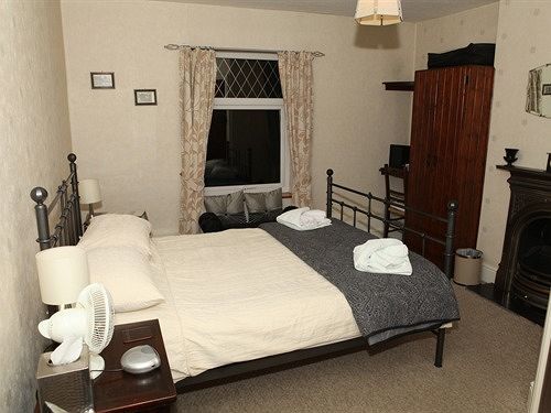 Hotel Fitzwarine House Whittington Esterno foto